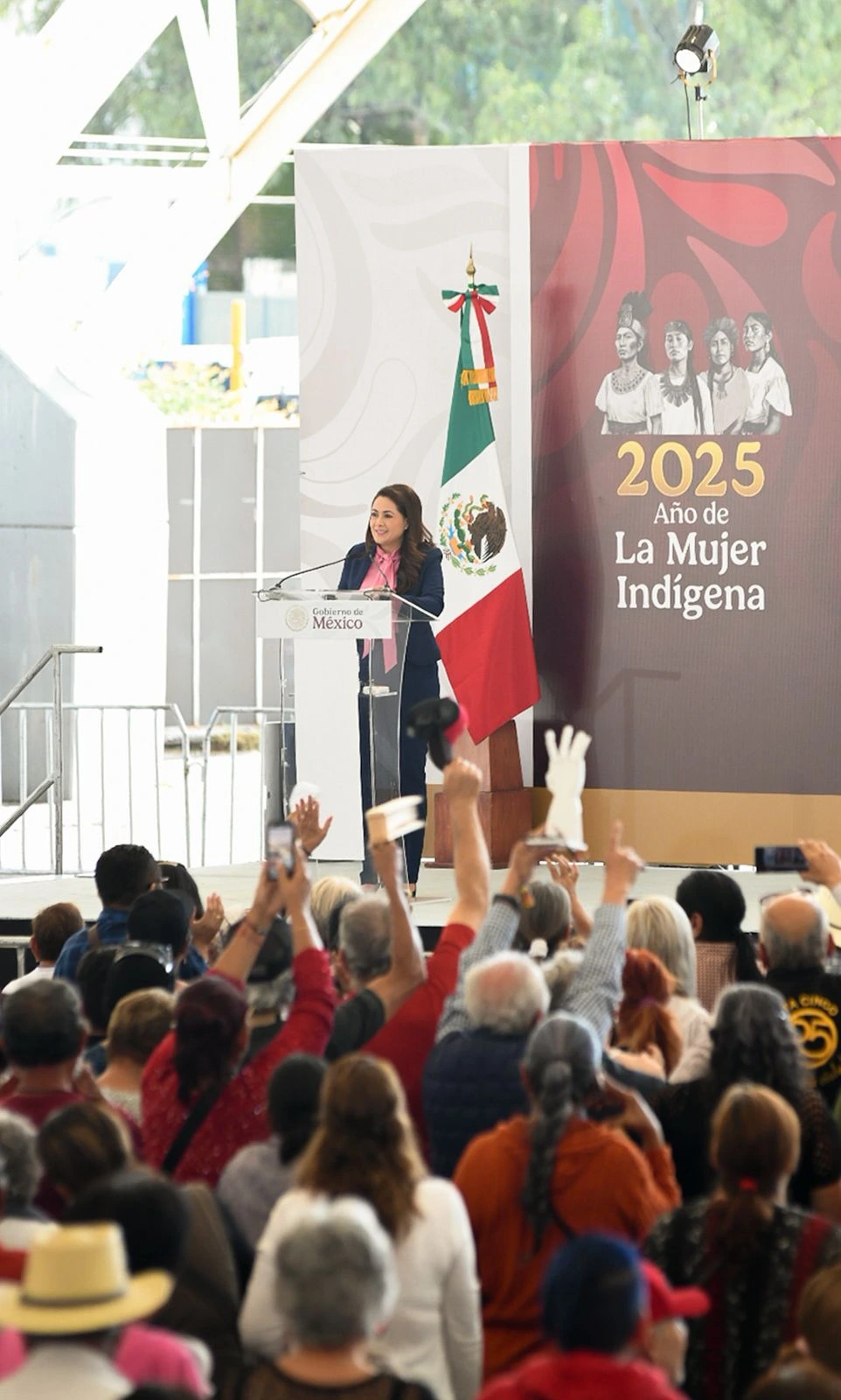 La mandataria estatal Tere Jimenez hizo una peticion especial a la presidenta Sheinbaum en materia de infraestructura. Foto Gobierno del Estado