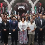 “No se trata sólo de un documento legal, es un acto de amor y responsabilidad hacia nuestras familias. Es dejar claro nuestro deseo sobre el destino de nuestro patrimonio para que, cuando ya no estemos, nuestros seres queridos tengan certeza, paz y unidad”, aseguró durante el evento que se realizó en el Palacio de Gobierno.