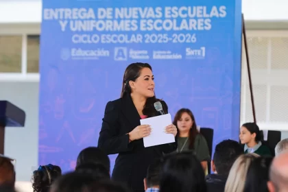 Como nunca en la historia hemos hecho escuelas en esta administración. Hace un año estuvimos en la primaria y nos hicieron la petición de que necesitaban una secundaria y los escuchamos