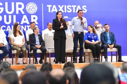 "Ustedes, los taxistas, son el motor que mueve nuestra ciudad todos los días; por eso, hoy, les digo con el corazón: no están solos. Sus familias merecen salud, tranquilidad y un gobierno que los respalde.
