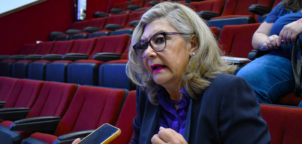 “Aquí se decidió hasta las seis semanas, por un vericueto de presiones dentro del propio partido en el gobierno y de otro tipo, entoces medio hacen una recomposición, pero aquí se está incumplimiento de la jurisprudencia definida, establecida y obligatoria para todos los Congresos del Estado, vamos a ver qué pasa”.