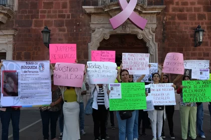 “Aguascalientes seguro, seguro la encontrará”, fue la consigna que no dejaban de repetir los allegados de la joven.