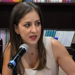 En este sentido la diputada federal Anayeli Muñoz dijo, “yo entiendo que ella es la que está ofreciéndose a ser nuestra candidata, porque no ha habido un ofrecimiento, no hay ningún diálogo”.