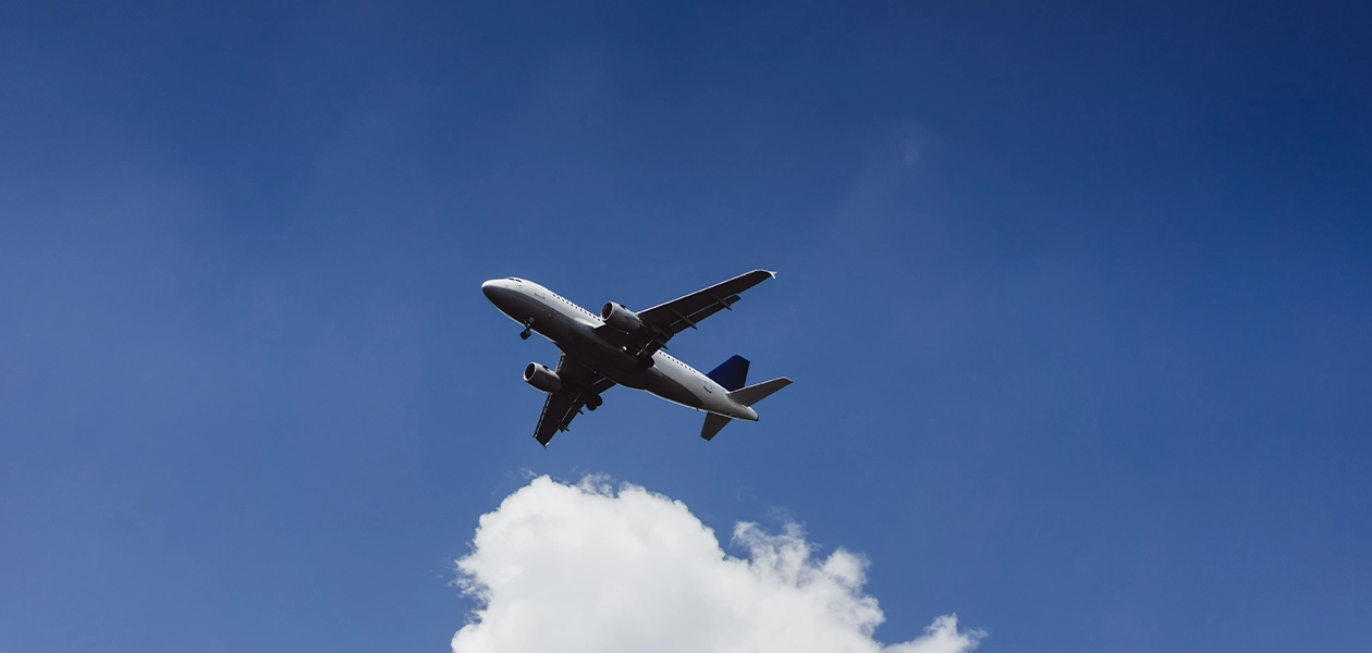 La aeronave, que hacía un vuelo de prueba, cayó en picada, lo que le costó la vida a dos pilotos y un ingeniero.