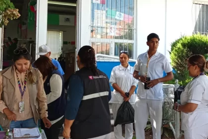 Invitan a las mujeres a prevenir el cáncer de mama gracias a la autoexploración y la realización de mastografías.
