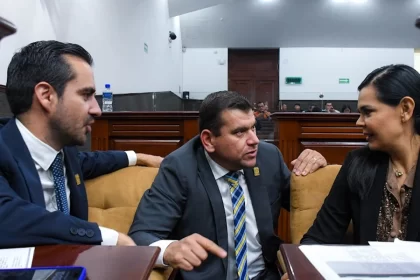 El diputado del PAN, Adán Valdivia López es quien ha presentado 90 iniciativas de ley, siendo hasta ahora el más productivo