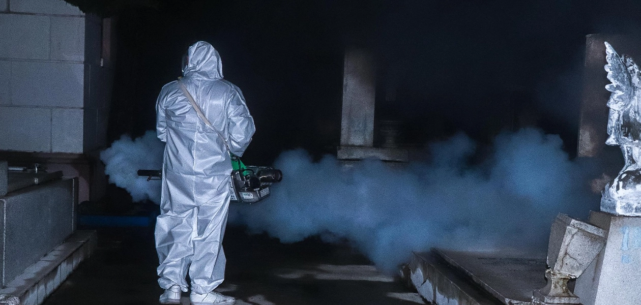 Se pide usar repelente al acudir a los cementerios