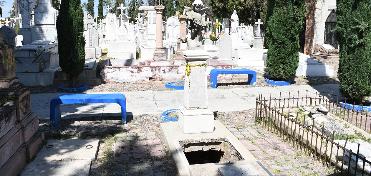 Manifestó que en caso de que los dueños no sean localizados se iniciará el procedimiento de la extensión de dominio, para que pasen a ser propiedad del municipio y poder ofrecerlas.