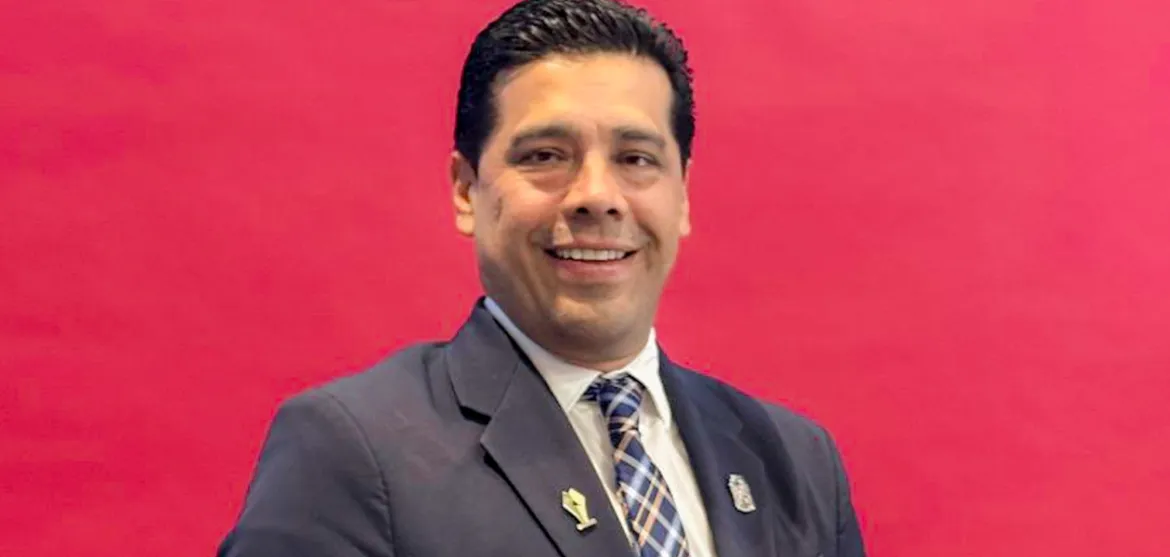 Se invierten recursos por más de 7.7 millones de pesos del FAISMUN en la colocación de pavimento hidráulico y carpeta asfáltica.