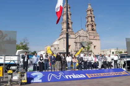 Se invirtieron 87 millones de pesos en camionetas de 4 toneladas, grúas equipadas, una retroexcavadora con remolque, un camión para desazolves, otros vehículos y equipo especializado.