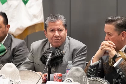 Aseguró que la tasa de inseguridad en su estado va a la baja, además de que allá es donde las madres buscadoras si cuentan con el acompañamiento de las autoridades, “somos ejemplo nacional, además se ha disminuido enormemente el tema de las desapariciones”.