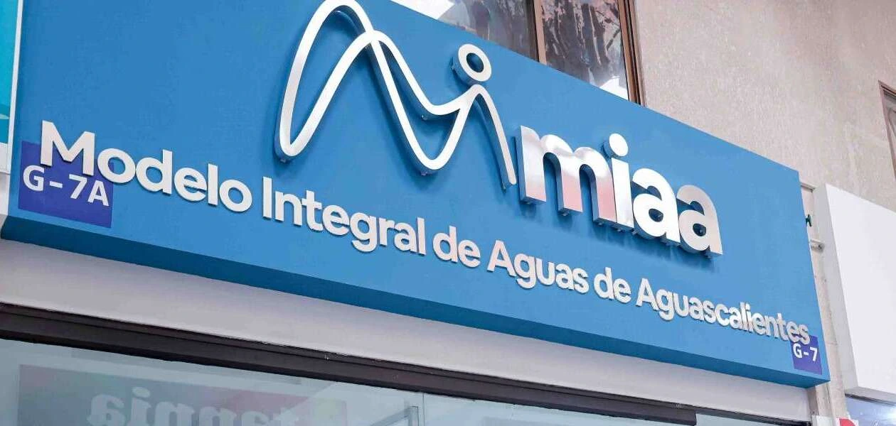 De esta manera, se refrenda su compromiso con la transparencia, la responsabilidad y eficiencia administrativa para canalizar los ingresos en mejores programas y servicios públicos, en beneficio de las familias.