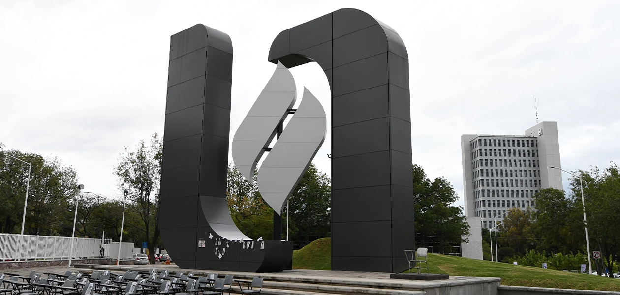 Se manejan dos aspirantes: Yesenia Pinzón y Rodríguez Shaadi, pero todo apunta a que la Junta le dará el apoyo a la actual rectora, aunque Rodríguez Shaadi asegura que él será el electo.