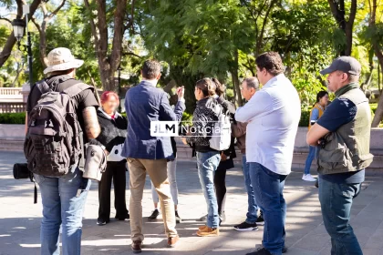 Familiares de personas presas se manifestan afuera de Palacio Nacional/Fotografía de JLMNoticias por Valeria Linares.