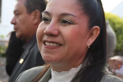 Hijos de la directora de la Normal atacan en redes al "rancho", tras protesta del personal administrativo contra la directora