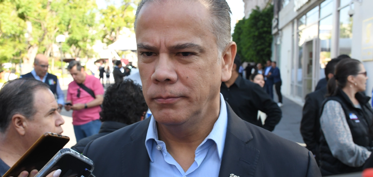 “Mientras no tenga una queja ciudadana o una denuncia, el Gobierno del Estado no podrá tomar medidas ni castigar administrativamente al ex-fiscal”.