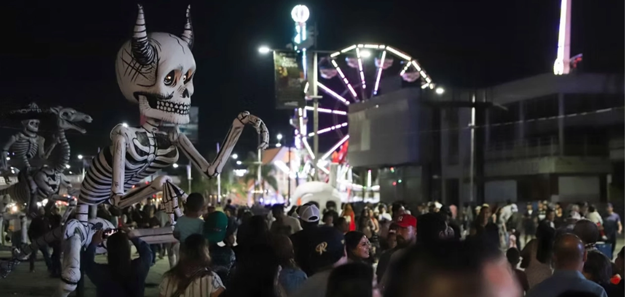 Prueba de ello es que con un gran éxito y saldo blanco concluyó el Festival Cultural de Calaveras 2025, que este año se renovó para retomar las tradiciones y ofrecer a locales y visitantes una experiencia más cercana a las raíces de Aguascalientes.
