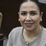La diputada solamente apuntó en decir que desea que el proceso salga bien y reiteró que ella no dará su opinión acerca de que si no se debe respetar el voto de la mayoría de los estudiantes.