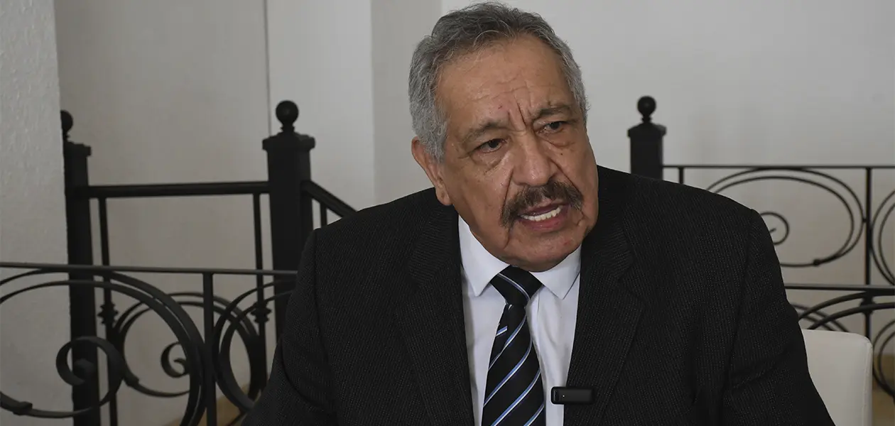 Hay aquí escuelas preparatorias, e incluso universidades, que están en una casa y la Asociación se pregunta qué está haciendo el IEA