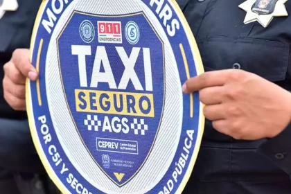 Unidades integradas portan una calca del Programa “Taxi Seguro”.