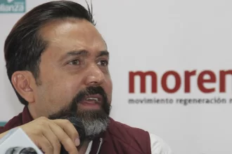 Explicó que su iniciativa busca la reglamentación de las concesiones de radio y televisión, en las que participan algunas asociaciones religiosas