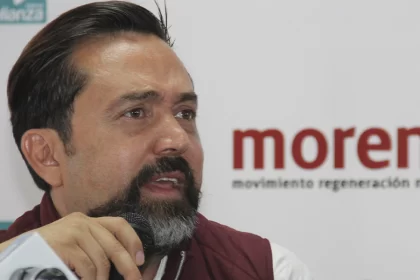 Explicó que su iniciativa busca la reglamentación de las concesiones de radio y televisión, en las que participan algunas asociaciones religiosas