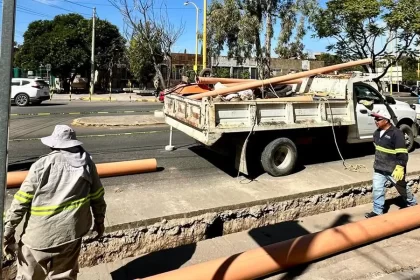 Se sustituye tubería de alcantarillado sanitario entre las calles Alfredo Lewis y Manuel Ávila Camacho, en la colonia Industrial