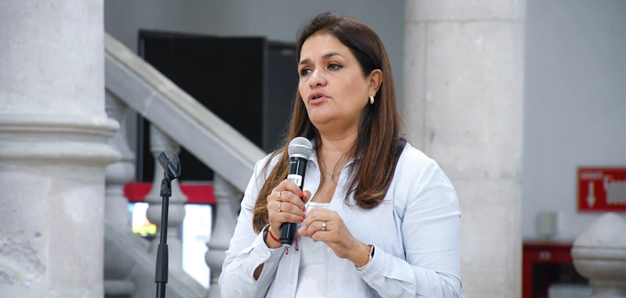 “Yo no soy intolerante ante los gritos y las críticas, pero también hay que esperar a que trabaje y ya después hacer algún señalamiento al respecto”.