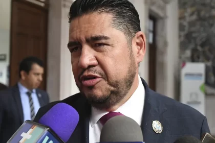 Presentó de manera detallada los seis ejes estratégicos que conforman el Plan Blindaje Aguascalientes, así como las acciones específicas y políticas públicas que se desarrollan en cada uno de ellos.