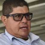 “Hay que empezar a sancionar por los excesos de velocidad o porque rebasan en línea continua; la autoridad está para prevenir, no para reaccionar después”, apuntó José Luis Guillén.