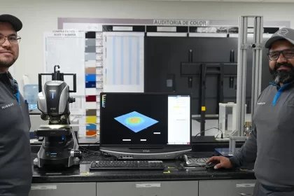 Las pruebas aseguran dureza, flexibilidad, apariencia, adherencia, brillo, durabilidad y resistencia en la pintura del automóvil.