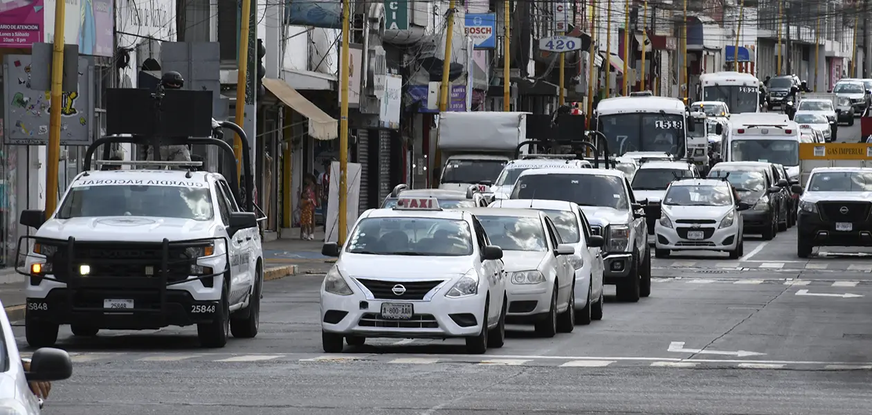 El líder de los taxistas señaló que muchos de sus agremiados no son sujetos de un crédito en las agencias de autos