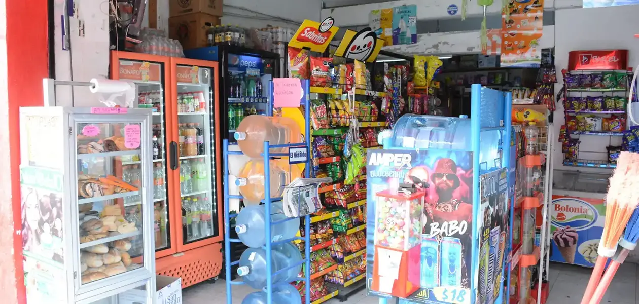 Comercios pequeños resienten escalada de precios