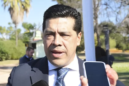 Descarta Leo reducir su sueldo