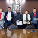 Firman Municipio y notarios escrituras para consolidar áreas urbanas y educativas