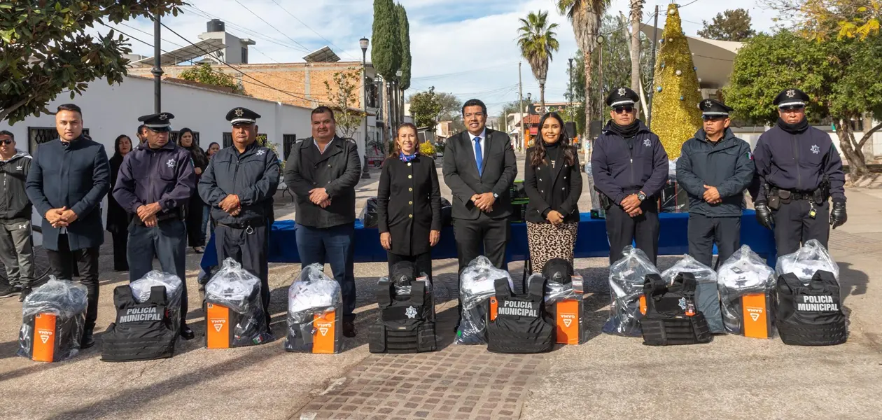 Más patrullas, policías y uniformes para JM