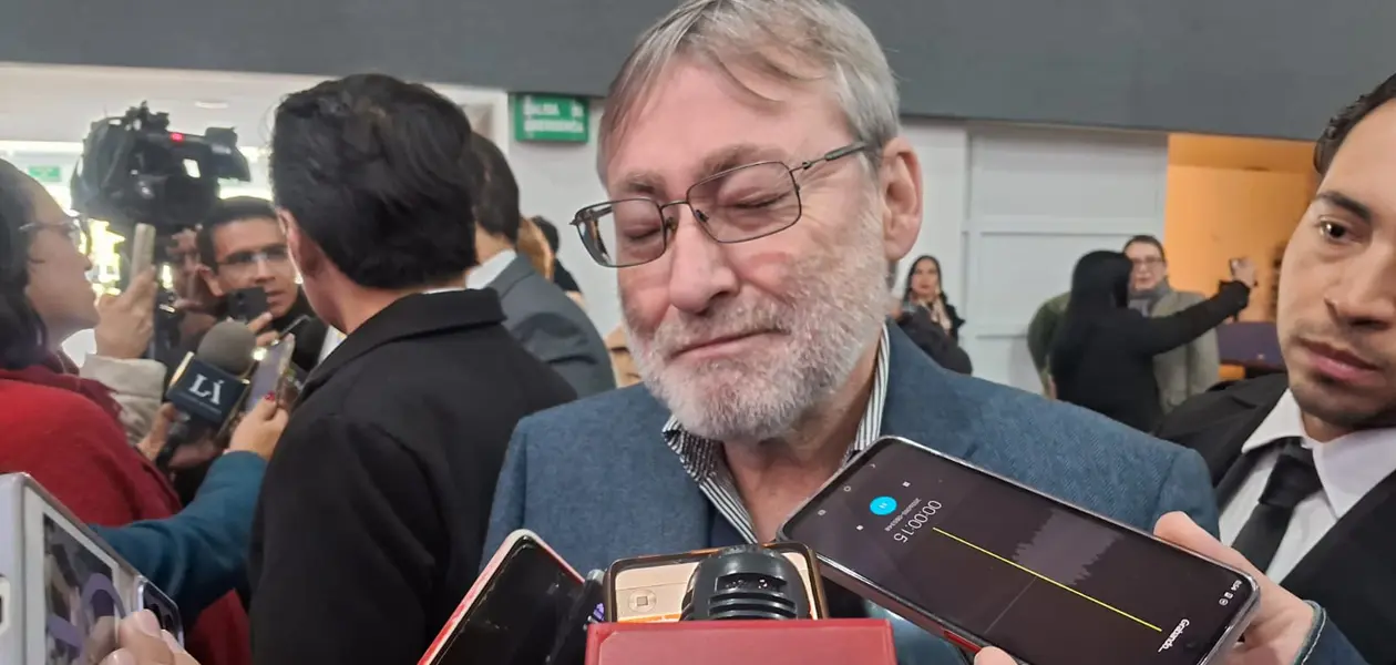 Reaparece el ex-rector Javier Avelar y dice estar con la conciencia tranquila