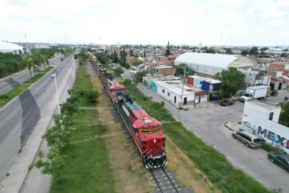 trenes son atracados