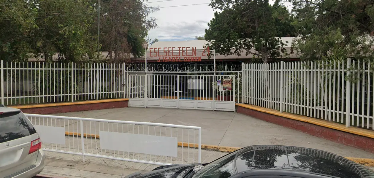 Exigen padres que cesen hostilidades de subdirectora y docentes contra director