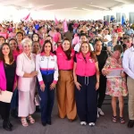 Gobernadora reitera su apoyo a las mujeres a través de la Tarjeta Rosa
