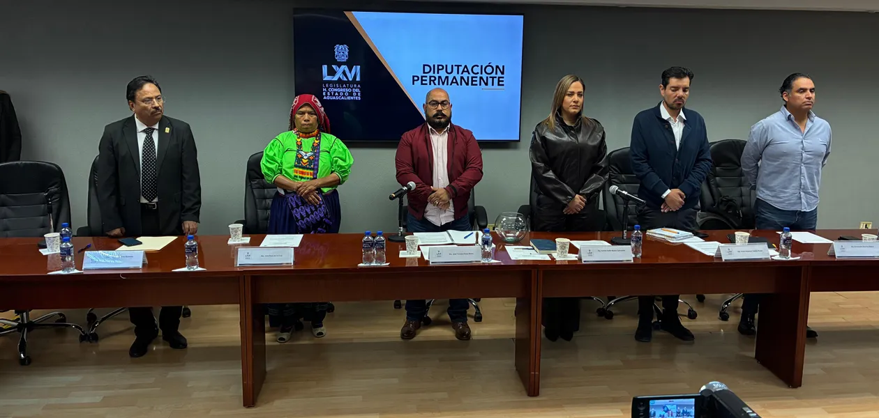 Honran en el Congreso a agentes abatidos durante jornada de violencia