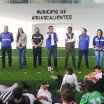 Inaugura Leo nueva cancha de futbol en Fracc. López Portillo 1