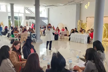 Preside Becerra evento con más de 100 mujeres empresarias de Aguascalientes
