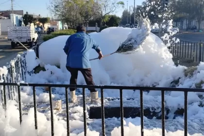 Realizan limpieza en el arroyo de la colonia La Estrella