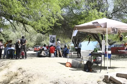 Conmemoran activistas un año de defensa de La Pona