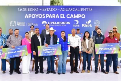 Entrega Gobernadora apoyos a productores agropecuarios 4