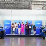 Entregan autos de rifa en el Día de la Familia