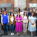 Otorga gobernadora 500 becas de movilidad internacional