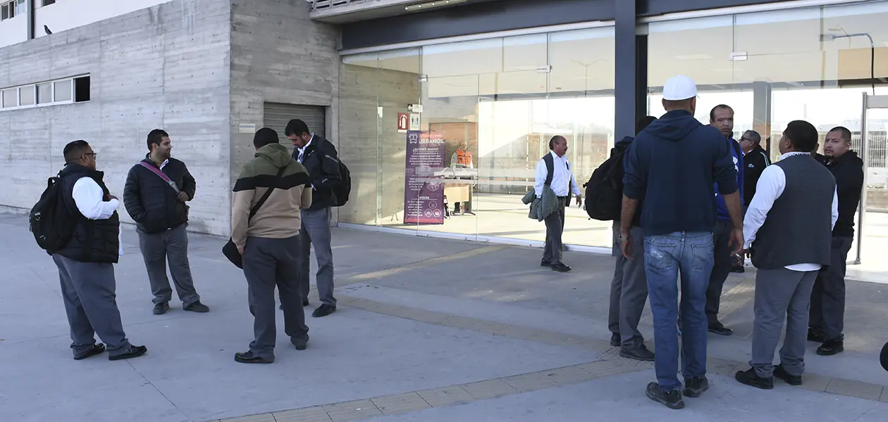 Protestan choferes de YoVoy