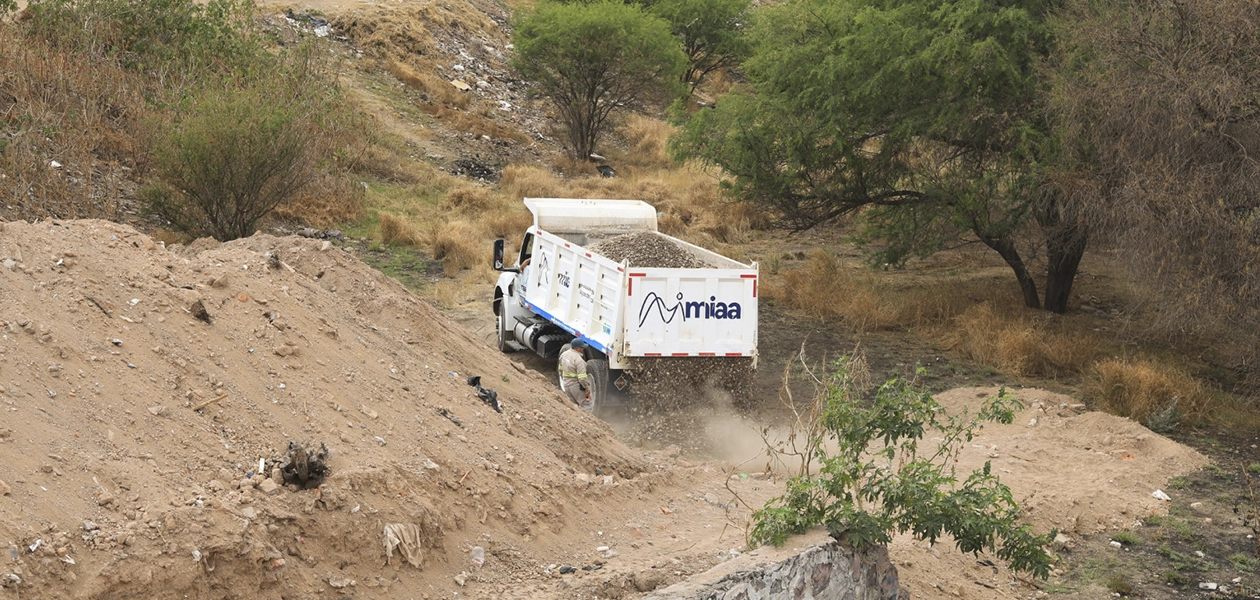 Supervisa Leo rehabilitacion de colector pluvial 2